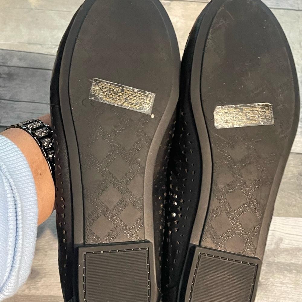 Vionic black Shoes - Picture 16 of 16